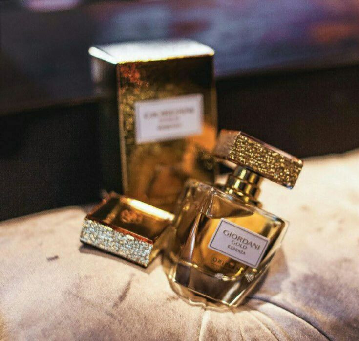 عطر زنانه اسنزا طلایی اوریفلیم برند سوئدی